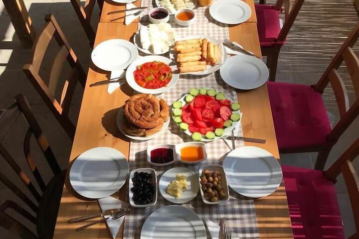 Breakfast/Coffee Service 82 of 95