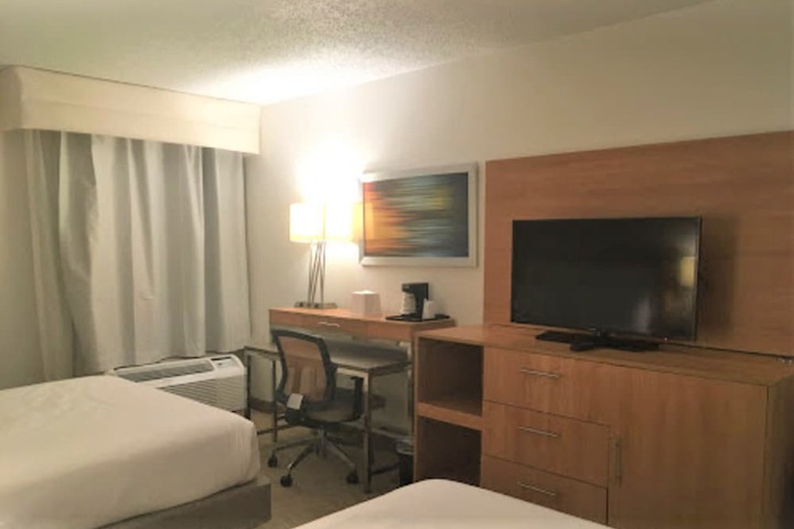 2 Queen Beds (4 of 13)