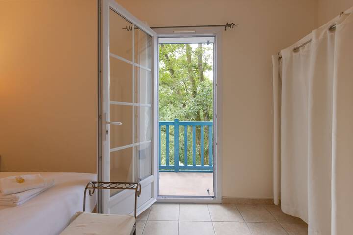 Room 12 of 62