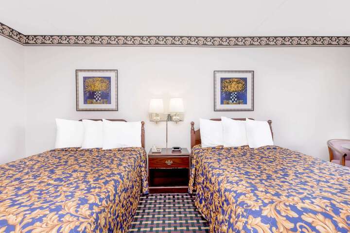 2 Double Beds (1 of 10)