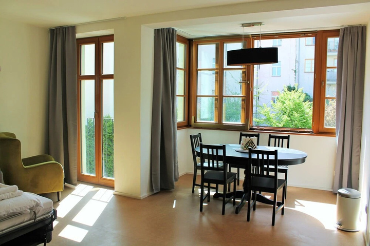Terrace/Patio 3 of 8