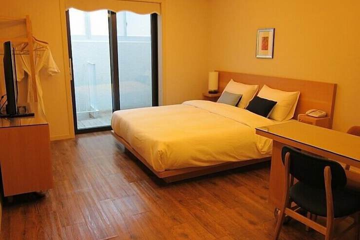 Room 36 of 74