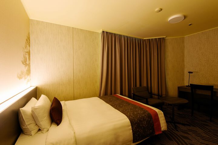 Room 26 of 103