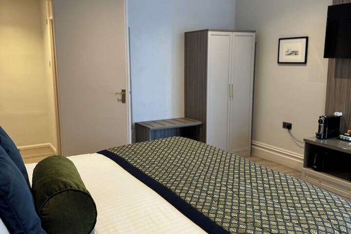 Room 7 of 45