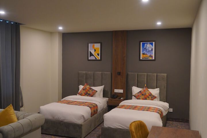 Room 7 of 17