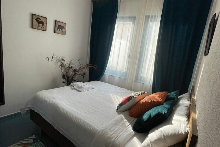 Room 32 of 49