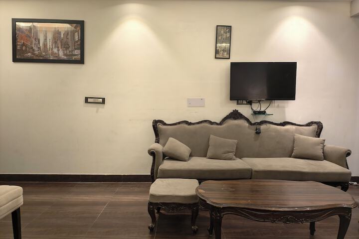 Room 67 of 90