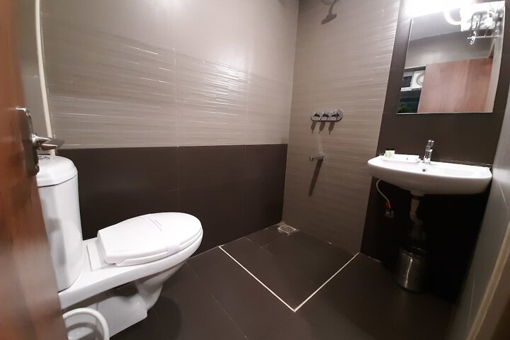 Room 32 of 72
