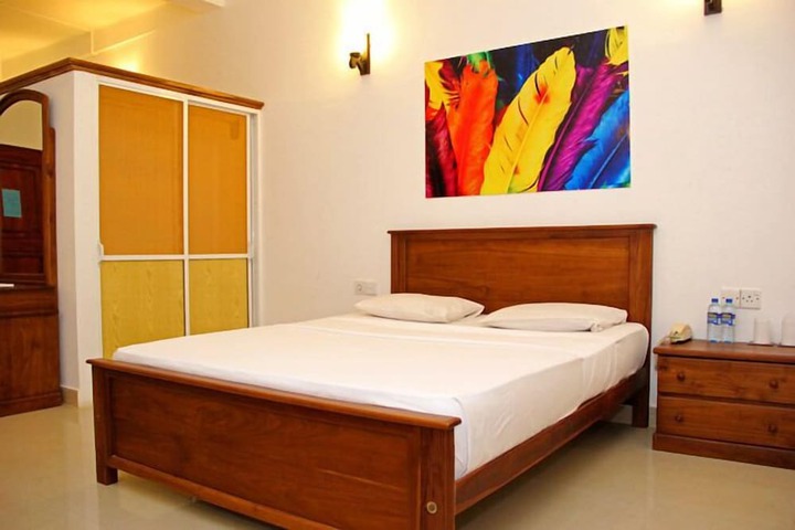 Room 5 of 43