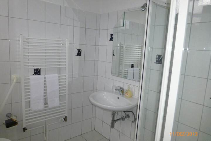 Room 18 of 43