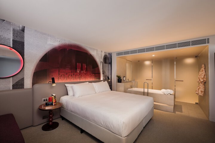 Room 8 of 74