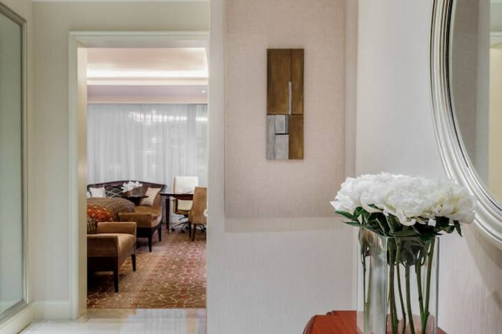Room 13 of 130