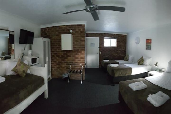 Room 9 of 30