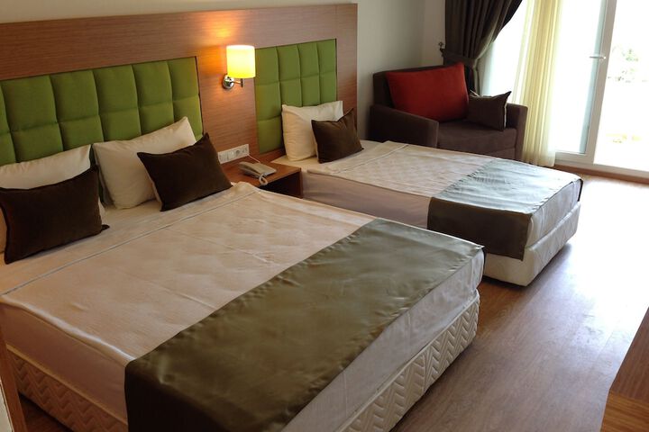 Room 5 of 42