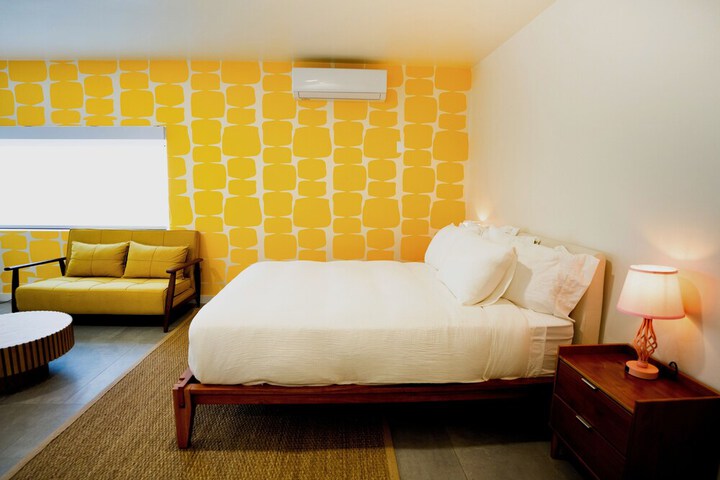 Room 7 of 68