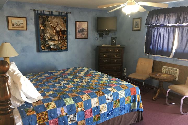 Room 8 of 48
