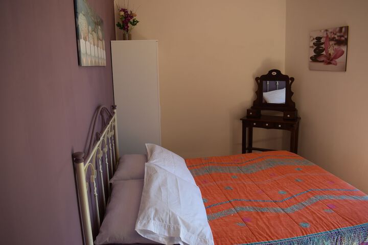 Room 4 of 15