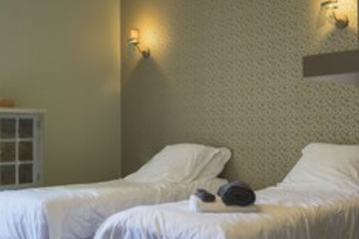 Room 25 of 65