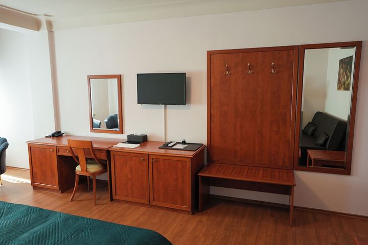 Room 8 of 23