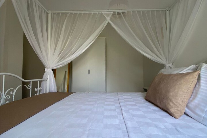 Room 53 of 184