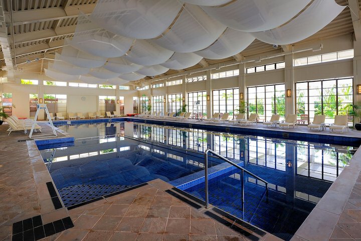 Pool 40 of 108