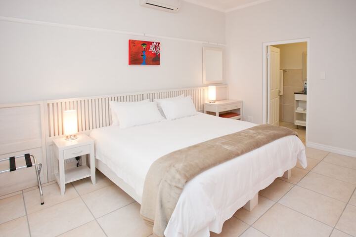 Room 4 of 72