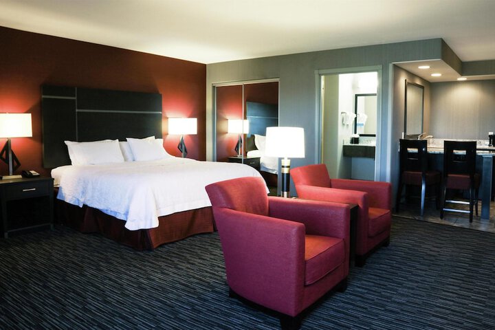 Room 35 of 73