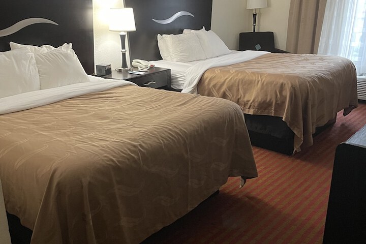Room 9 of 30