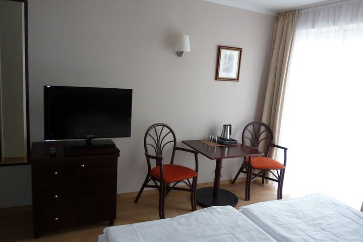Room 3 of 49