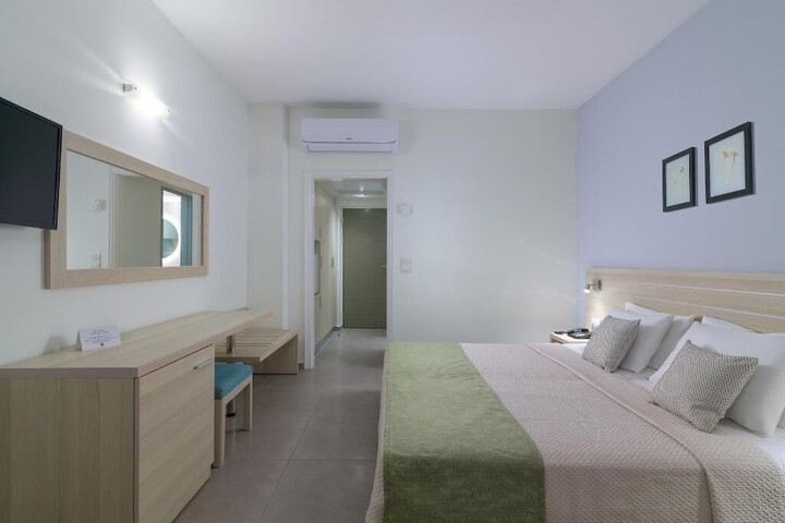 Room 16 of 60