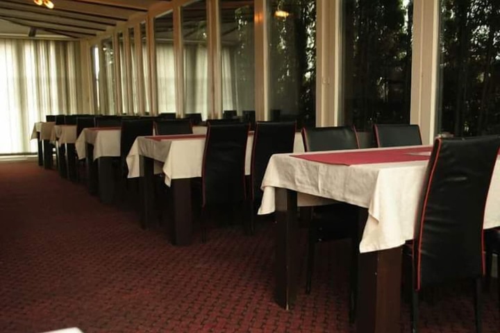 Dining 15 of 20