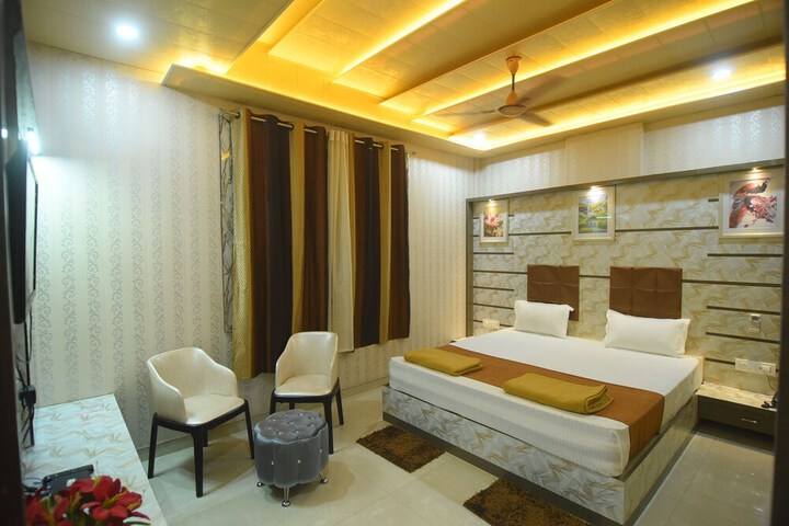 Room 14 of 28