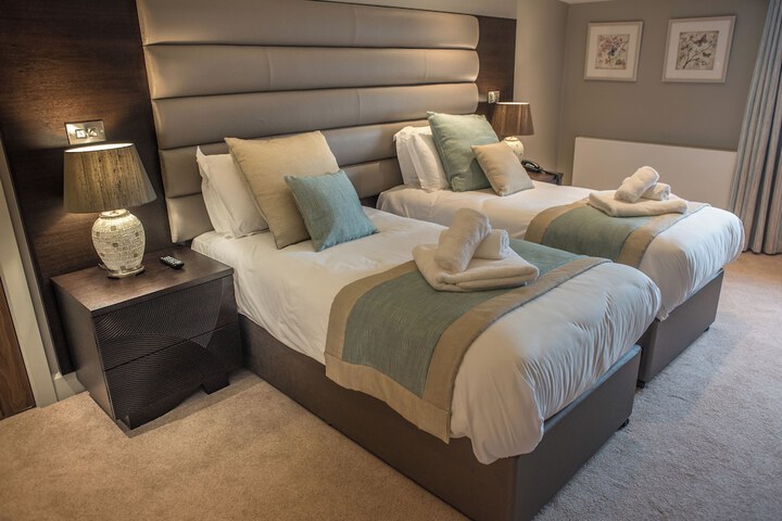 Room 14 of 37