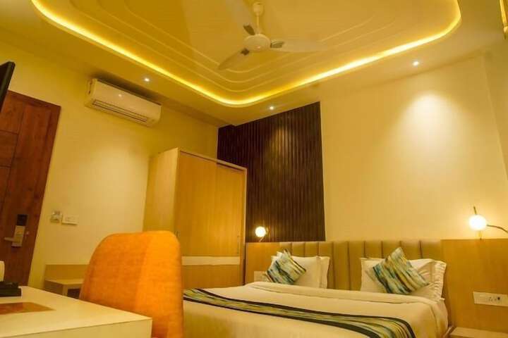 Room 3 of 13