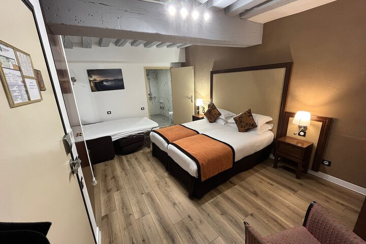 Room 41 of 86