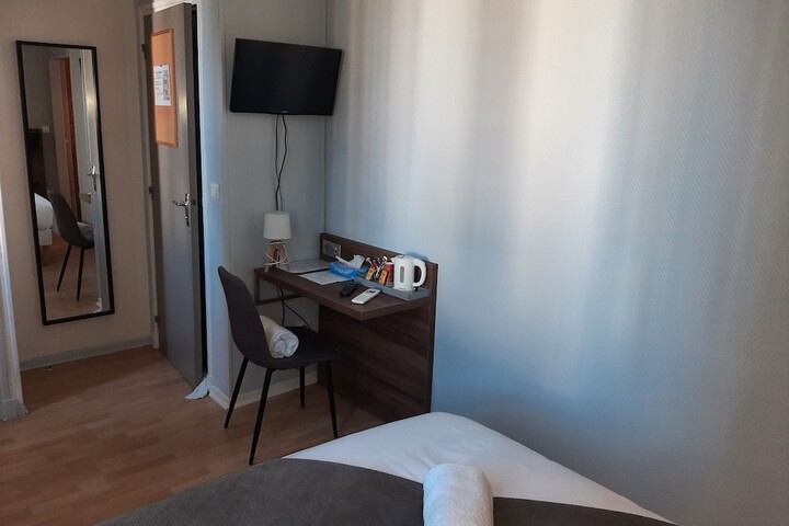 Room 7 of 44