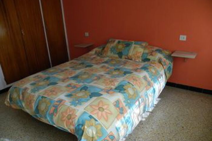 Room 10 of 18