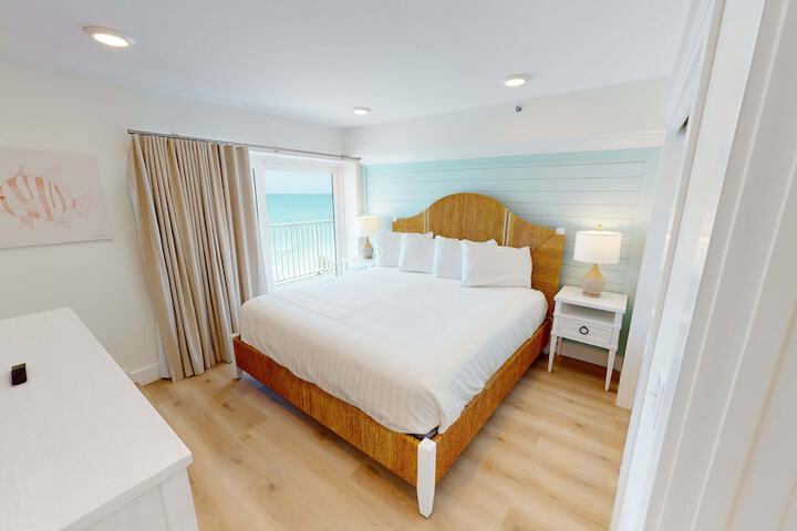 Room 8 of 115