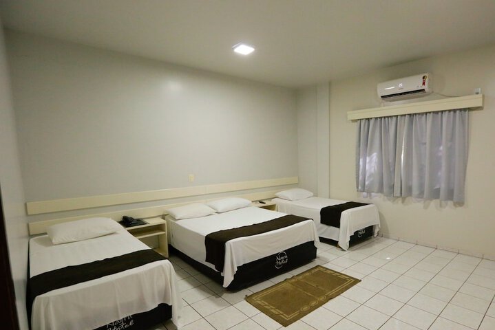 Room 13 of 40