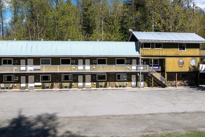 The Hitching Post Motel