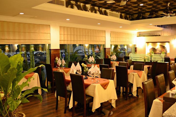 Dining 64 of 66