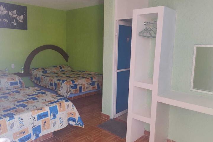 Room 2 of 6