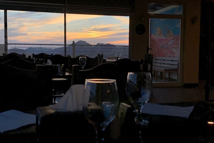Dining 38 of 43