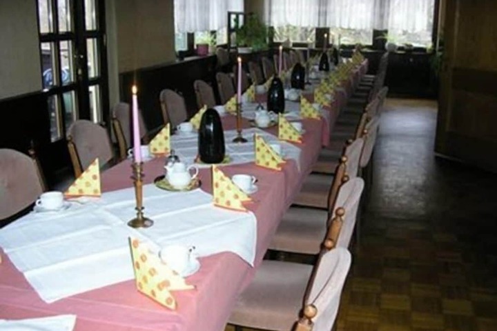 Dining 17 of 26
