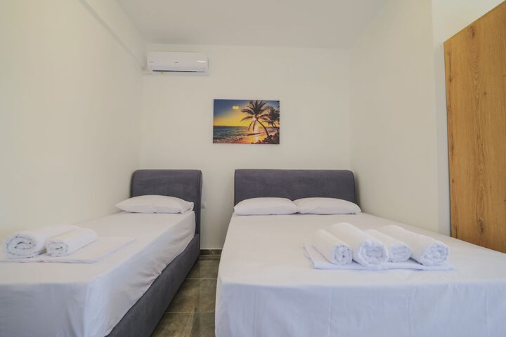Room 6 of 62