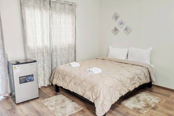 Room 32 of 214