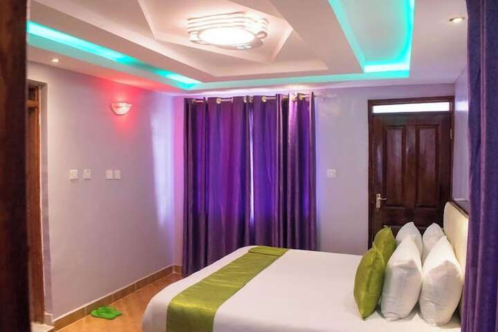 Room 2 of 66