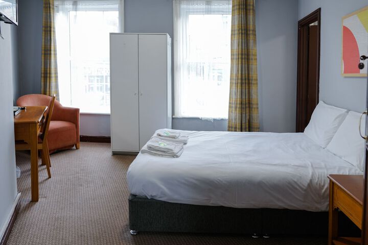 Room 42 of 61