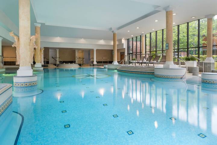 Hotel with Pool