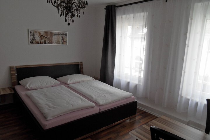 Room 4 of 41